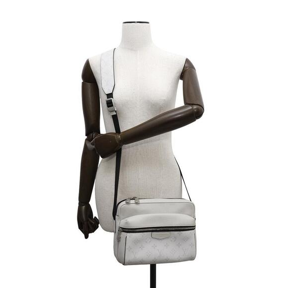 LOUIS VUITTON White Monogram Shoulder Bag - Picture 4 of 14